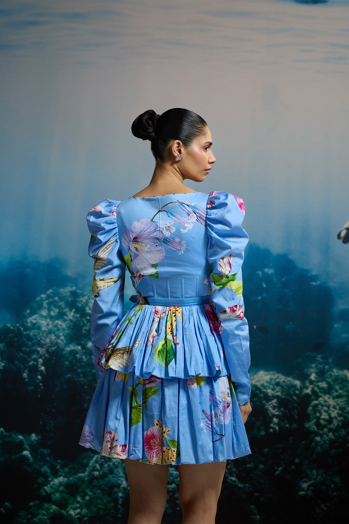 PUFF SLEEVE TIERED MINI DRESS IN BLUE ORCHID PRINT